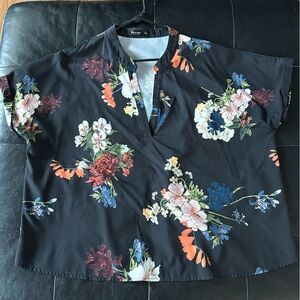 SHEIN Black Floral Split-Neck Short Sleeve Blouse